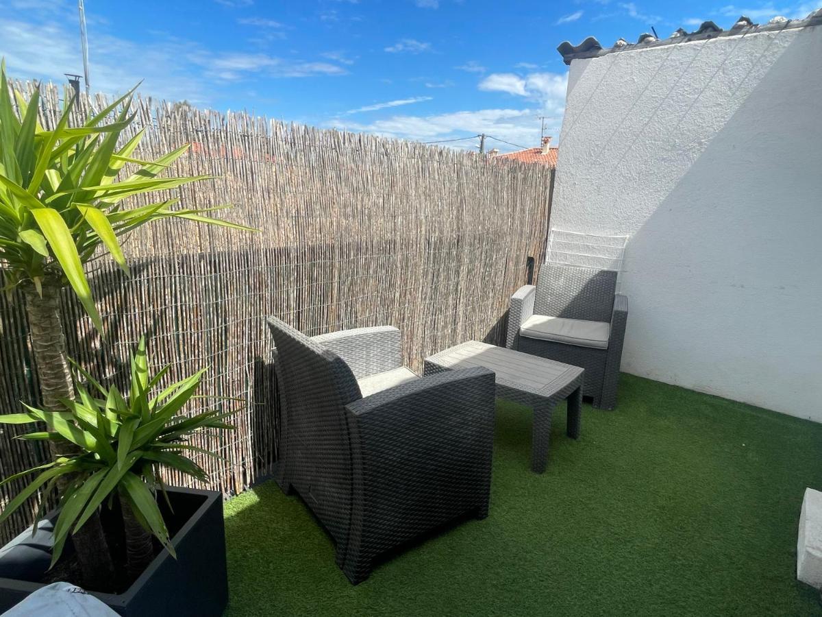 Plage A 400 M Studio Tout Confort Terrasse Clim Parking Hyères Exterior foto