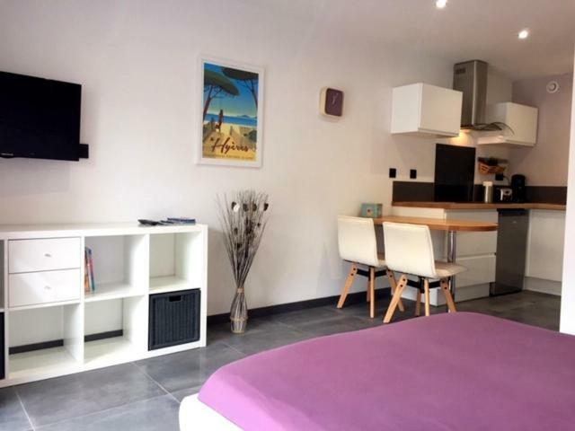 Plage A 400 M Studio Tout Confort Terrasse Clim Parking Hyères Exterior foto